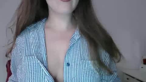 Pola online show from February 17, 2025, 9:30 pm