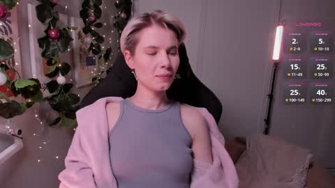 Mia online show from January 7, 2025, 5:53 pm