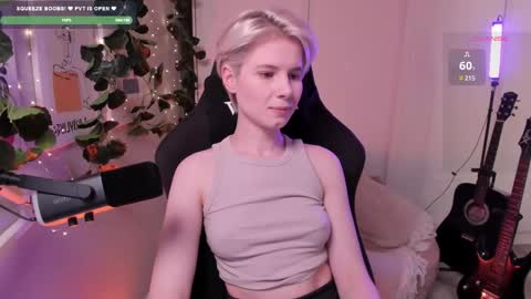 Mia online show from February 9, 2025, 1:14 pm