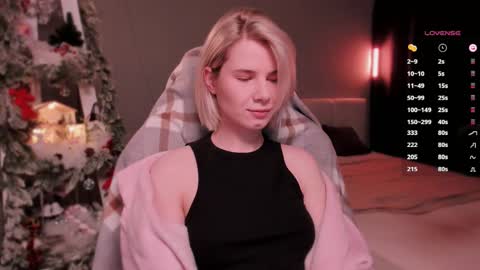 Mia online show from December 5, 2025, 10:24 am