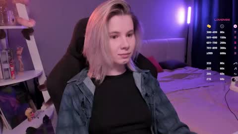 Mia online show from April 18, 2026, 10:19 am