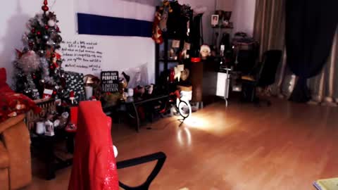 Empress online show from February 2, 2025, 11:53 pm