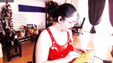 Empress online show from February 14, 2025, 7:28 am