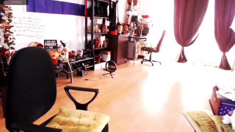 Empress online show from February 19, 2025, 1:06 pm