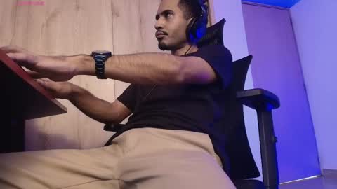 Daniel   thumb up me please its important Im new INDEPENDENT MODEL online show from April 18, 2026, 7:07 pm