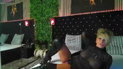 inanna_ishtar1 online show from June 28, 2026, 9:15 am