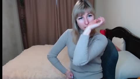 incredible_ariela online show from December 6, 2024, 9:54 am