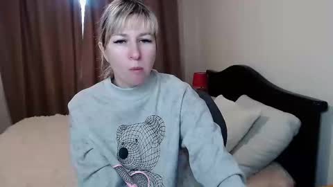 incredible_ariela online show from February 9, 2025, 12:19 pm