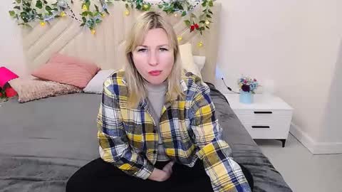 incredible_ariela online show from December 19, 2025, 8:54 am