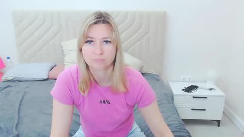 incredible_ariela online show from June 2, 2026, 6:37 am