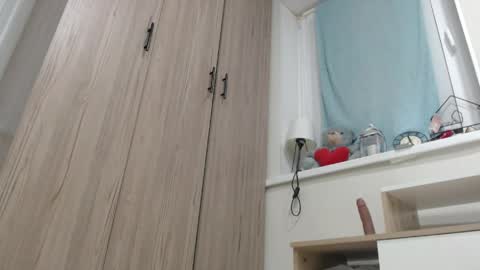 Snapshot of increible_della chatting on April 30, 2026, 6:14 pm Della online show from April 30, 2026, 6:14 pm