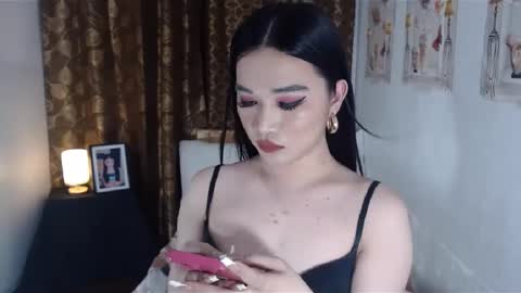 indestructabletrixie online show from January 10, 2025, 5:37 am