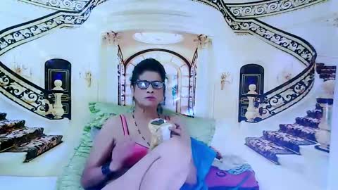 Snapshot of indianallure chatting on December 28, 2024, 10:03 am Femiez online show from December 28, 2024, 10:03 am