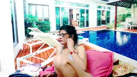 Snapshot of indianallure chatting on December 30, 2024, 12:42 pm Femiez online show from December 30, 2024, 12:42 pm