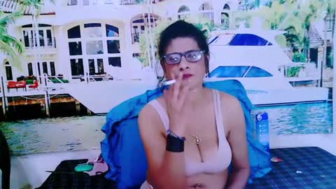 Snapshot of indianallure chatting on January 3, 2025, 9:04 am Femiez online show from January 3, 2025, 9:04 am