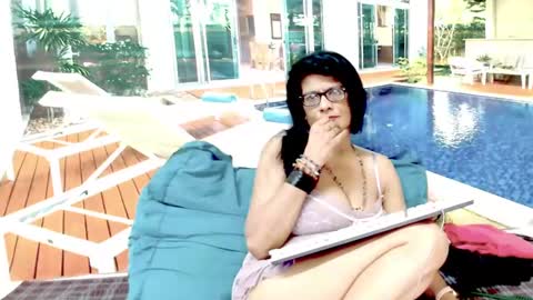 Snapshot of indianallure chatting on January 25, 2025, 7:06 am Femiez online show from January 25, 2025, 7:06 am