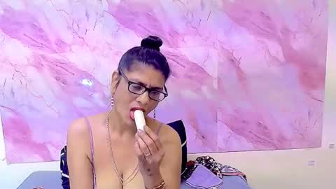 Snapshot of indianallure chatting on October 18, 2025, 6:48 am Femiez online show from October 18, 2025, 6:48 am