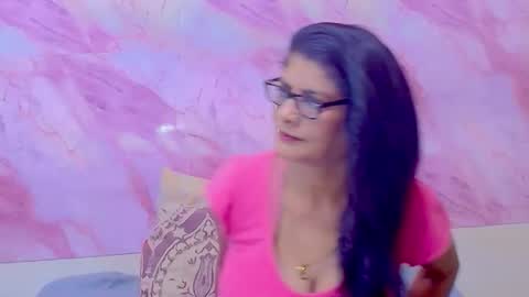 Snapshot of indianallure chatting on November 1, 2025, 5:20 am Femiez online show from November 1, 2025, 5:20 am