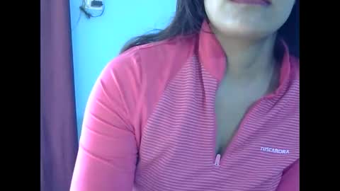 Snapshot of indiananu23 chatting on November 18, 2025, 9:25 am indiananu23 online show from November 18, 2025, 9:25 am