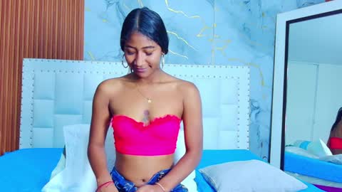 LITTLE AINHOA  online show from February 1, 2025, 7:34 pm