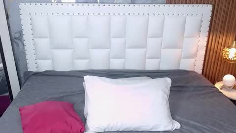 LITTLE AINHOA  online show from March 12, 2025, 7:49 pm