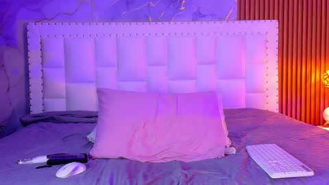 LITTLE AINHOA  online show from April 18, 2026, 7:58 pm