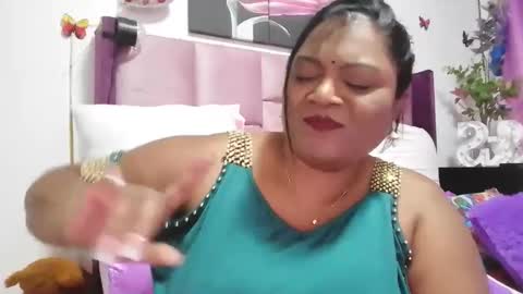 Snapshot of indiandelia chatting on February 24, 2025, 6:47 pm indiandelia online show from February 24, 2025, 6:47 pm