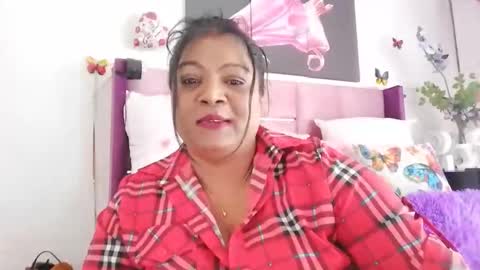 Snapshot of indiandelia chatting on February 27, 2025, 10:15 am indiandelia online show from February 27, 2025, 10:15 am