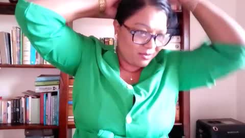 Snapshot of indiandelia chatting on September 9, 2025, 2:16 pm indiandelia online show from September 9, 2025, 2:16 pm