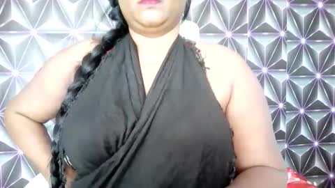 Snapshot of indiandelia chatting on October 7, 2025, 9:39 am indiandelia online show from October 7, 2025, 9:39 am