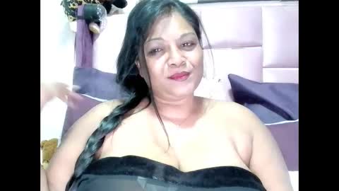 Snapshot of indiandelia chatting on October 27, 2025, 3:54 am indiandelia online show from October 27, 2025, 3:54 am