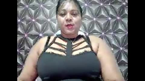 Snapshot of indiandelia chatting on November 1, 2025, 4:20 pm indiandelia online show from November 1, 2025, 4:20 pm