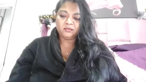 Snapshot of indiandelia chatting on May 18, 2026, 5:02 am indiandelia online show from May 18, 2026, 5:02 am