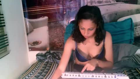 Jade online show from January 15, 2025, 12:15 pm