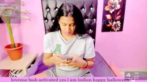 PARADISEQUEEN online show from November 14, 2025, 6:17 pm