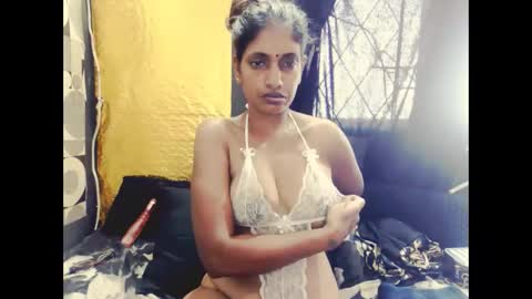 indianhoneyx online show from February 3, 2026, 6:22 am