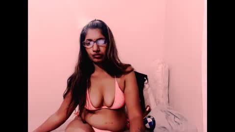 indianhoneyx online show from April 25, 2026, 5:10 pm