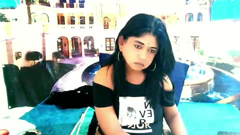 Mika online show from October 31, 2025, 7:04 pm