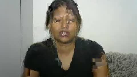 indianqtpie6 online show from October 6, 2025, 8:06 pm