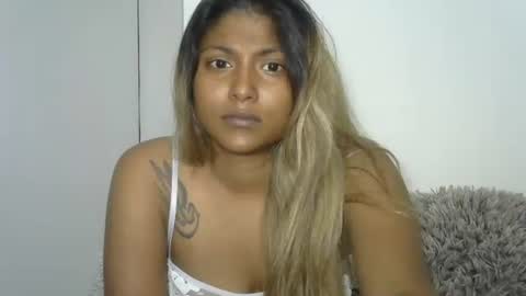 indianqtpie6 online show from October 22, 2025, 6:18 pm