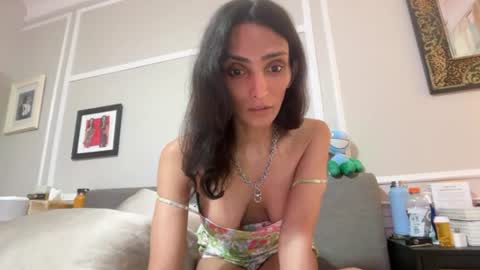 Snapshot of indiantransgirlillinois chatting on August 4, 2026, 6:27 am Indiantransgirlillinois online show from August 4, 2026, 6:27 am