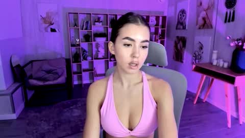 INDIGO online show from October 21, 2025, 11:33 am