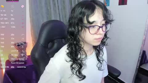 Snapshot of indra_cam chatting on May 7, 2026, 6:19 am Diana online show from May 7, 2026, 6:19 am