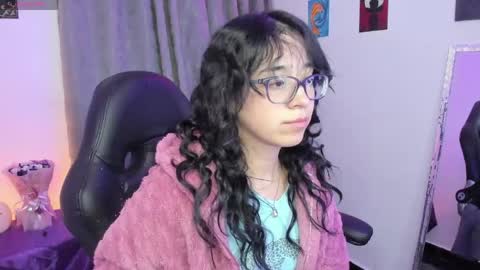 Snapshot of indra_cam chatting on June 3, 2026, 4:15 am Diana online show from June 3, 2026, 4:15 am