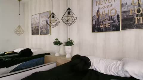 Ingrid online show from April 21, 2026, 2:51 am