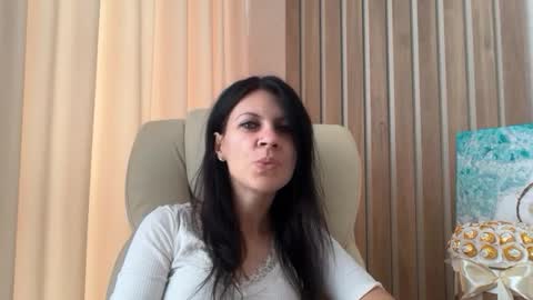 Snapshot of injaathome chatting on July 24, 2026, 9:29 am InjaAtHome online show from July 24, 2026, 9:29 am