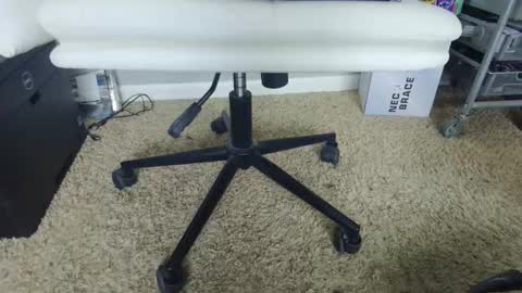 Hanging Out online show from January 18, 2026, 12:47 am