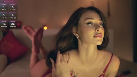 Im Senise Welcome to my room My instagram  online show from December 19, 2024, 6:45 am