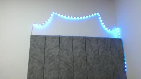 lyan onlyfans n linda online show from September 21, 2025, 11:50 pm