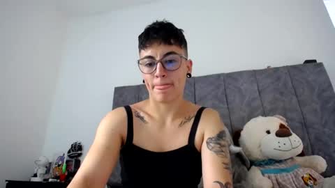 lyan onlyfans n linda online show from July 8, 2026, 7:07 pm